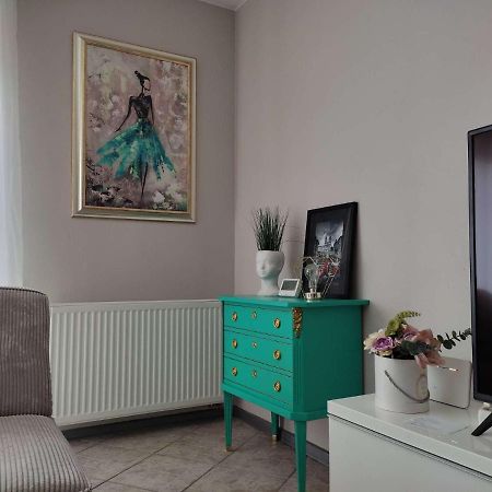 Apartments Near Old Town With Private Parking カウナス エクステリア 写真