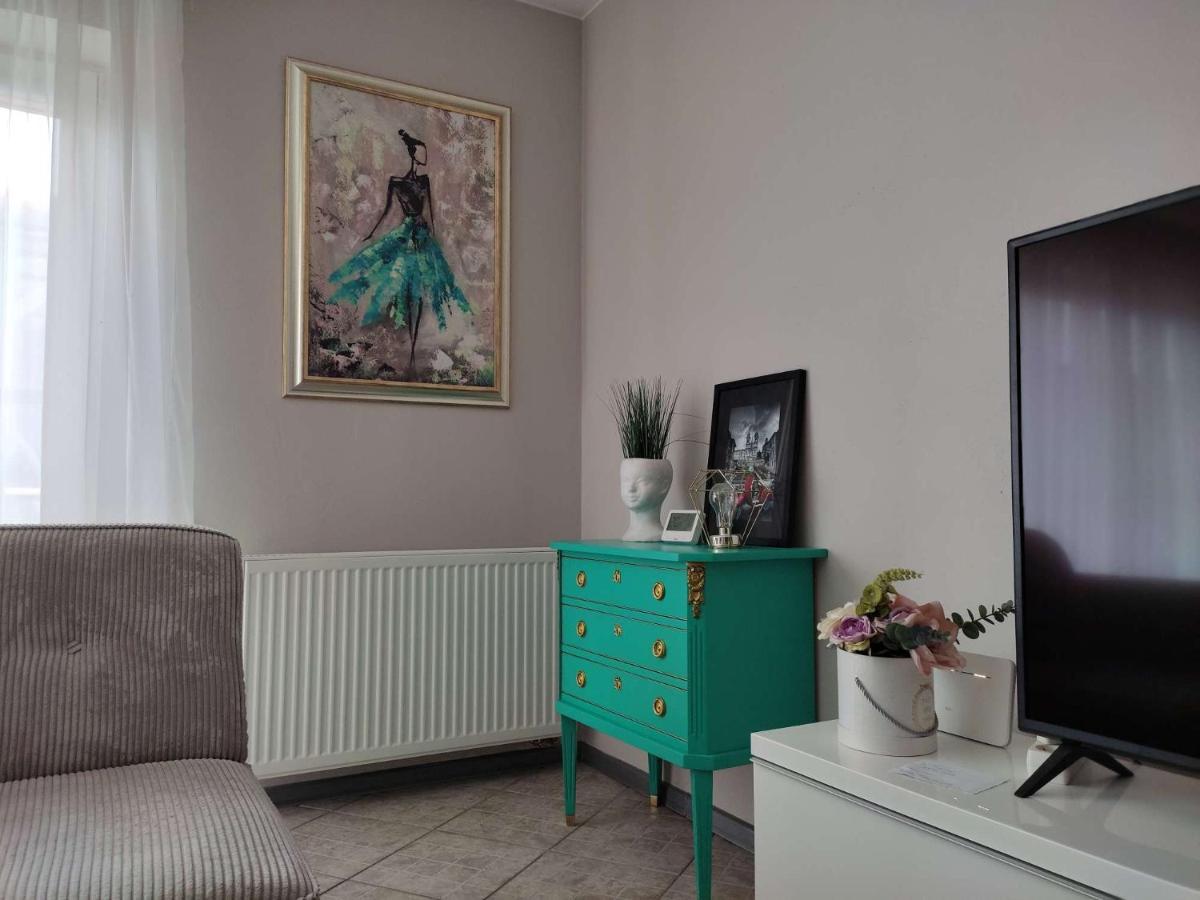 Apartments Near Old Town With Private Parking カウナス エクステリア 写真