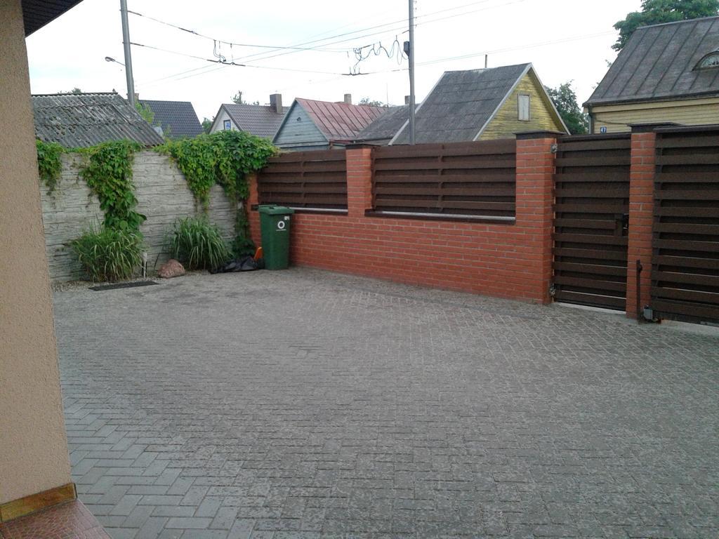Apartments Near Old Town With Private Parking カウナス エクステリア 写真